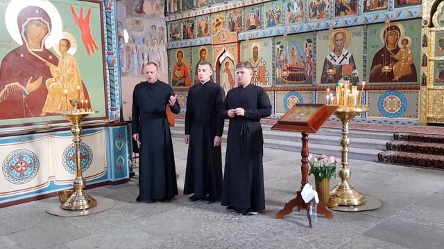 Христос Воскресе! Песнопение.