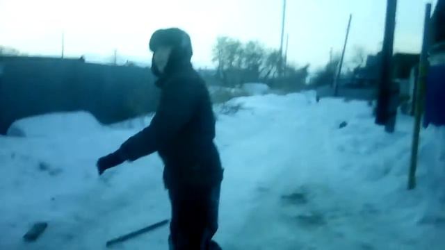 Девочки бьют диму