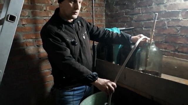 Финальный этап приготовления домашнего вина. Дегустация.