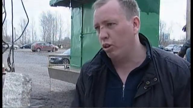 Парковка под снос. Рабочие под охраной ОМОНа снесли нелегальную автостоянку в Челябинске