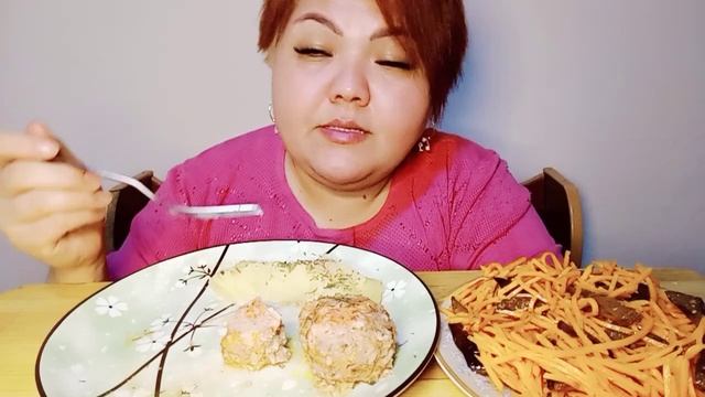 Моментально съела таз пюре/Мукбанг Ленивые Голубцы @mukbang_s_sanoshey @sanosha_y_semya