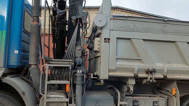 Mercedes-Benz Dump Truck Whit Crane HIAB 102