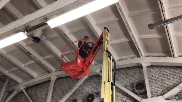 Стреловой мачтовый подъемник JLG TOUCAN 10E