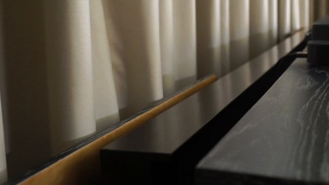 VIVIDTSTORM PROJECTOR SCREEN- For Your Dream Picture