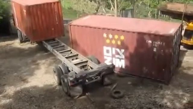 Ещё один вариант съема контейнера с автомобиля.