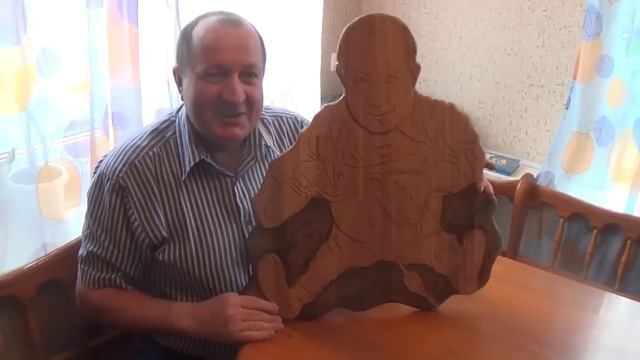 В госях у самодельщика ИВАНА Баева. Самоделки и подарки своими руками.Коптим сало.