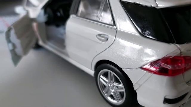 1:32 Mercedes-Benz ML 63 AMG/Modellauto#msz