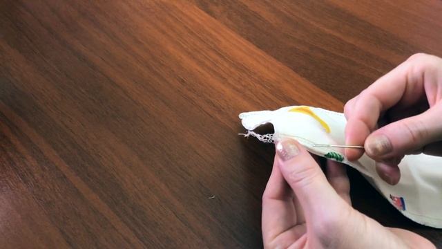 Прячем оверлочные хвостики