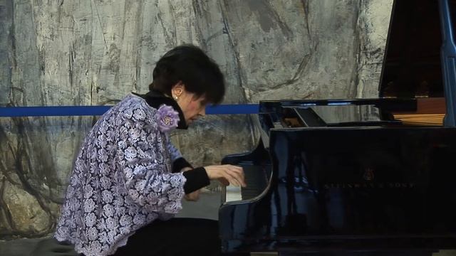 Jenny Zaharieva - Dimitri Chostakovitch - Polka from the Ballet Golden Age оp.22