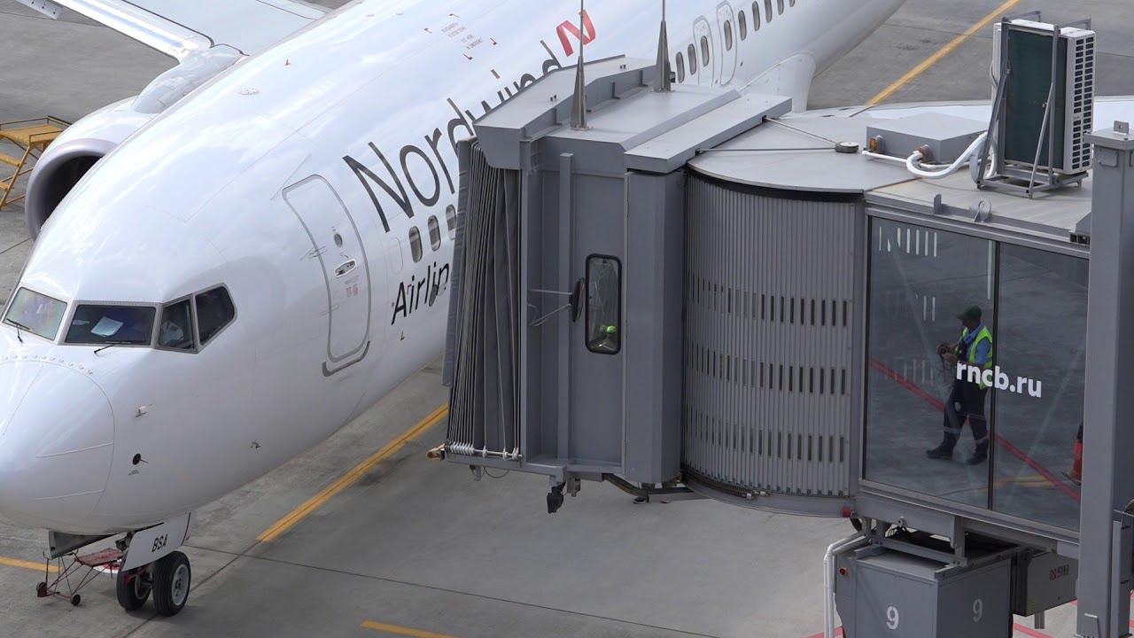 Новый терминал аэропорта Симферополь - телетрапы