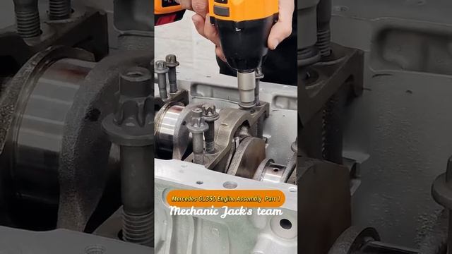 Mercedes GL350 Engine Assembly  Part 1