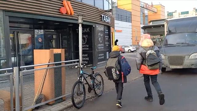 Питер Красногвардейский район ТЦ Июнь