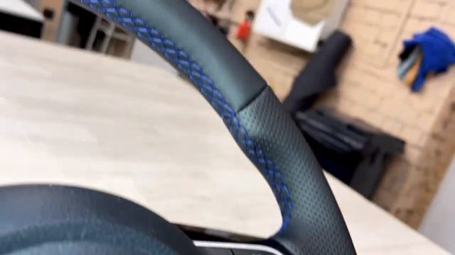 Перетяжка руля Kia Cerato в экокожу со вставками из псевдоперфорации