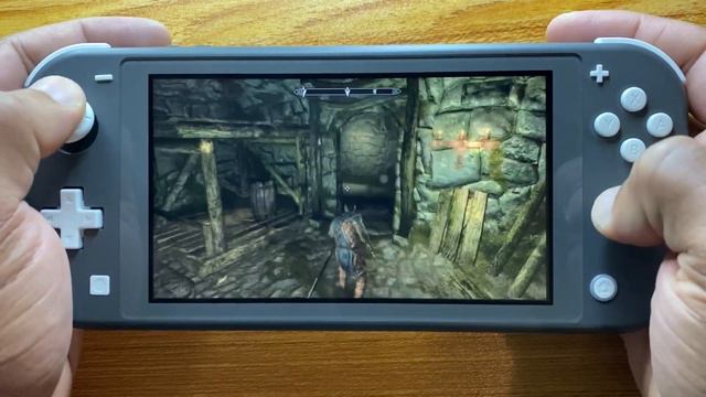 The Elder Scrolls V: Skyrim Nintendo Switch Lite Gameplay