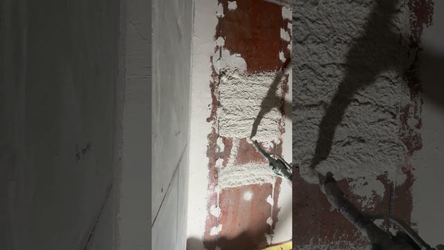 Механизированная штукатурка стен по маякам в Москве