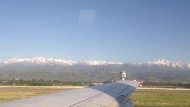 Взлет Боинг 737. Аэропорт Алматы.