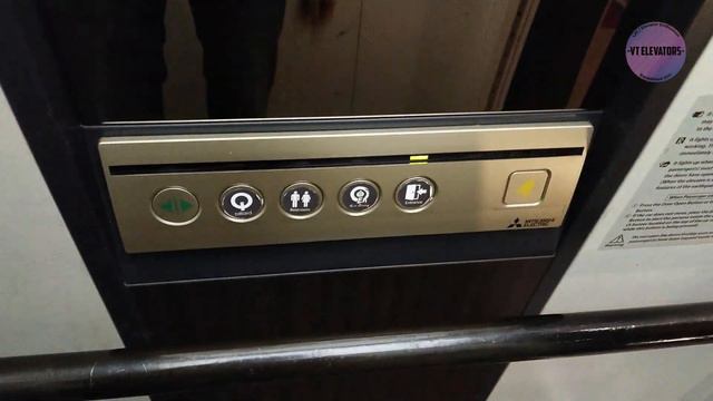 RARE Mitsubishi Home Lift - En Dining Senayan City, Jakarta