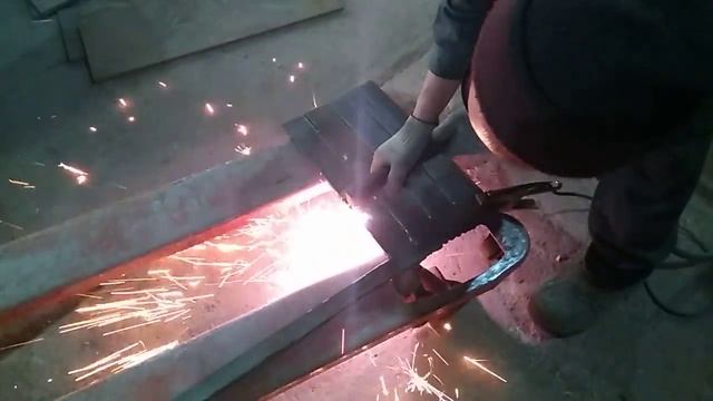 Резка ручным резаком