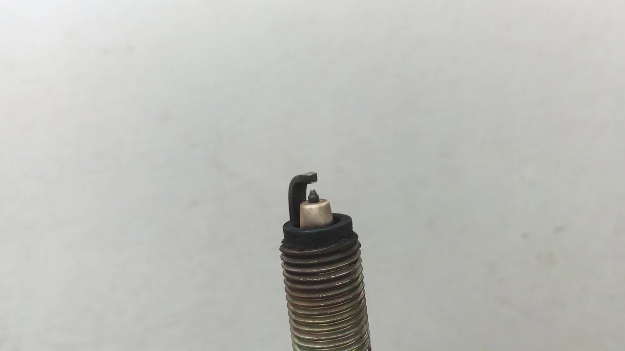 Диагностика свечей и вакуумной системы двигателя BMW N20 на автомобиле BMW 3-й серии F30.