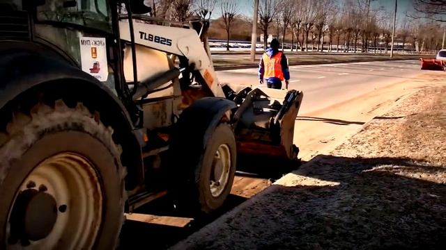 Сотрудники МУП ЖЭК приступили к очистке дорог от смёта