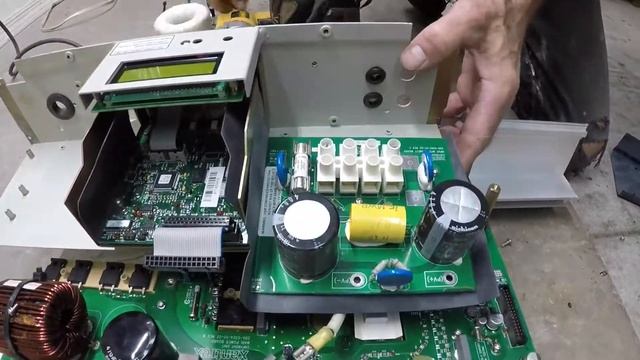 What's Inside?  Xantrex Grid Tie Solar Inverter Model GT3.3-NA-240/208 UL-05