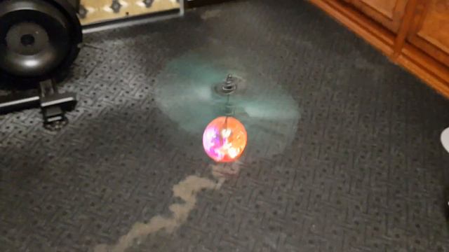 Какой летающий шар из Фикс Прайса виноват? (Красный, разноцветный~5 и разноцветный~6)