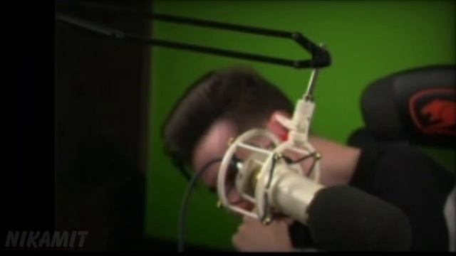 у девушки между ног вкусный...