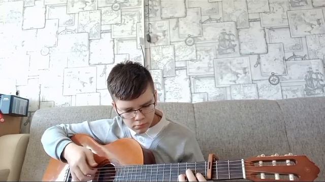 играю токийский гуль на классической гитаре