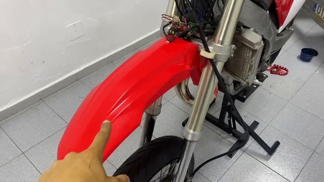 He Terminado La Honda CR 125 De Supermotard