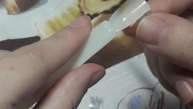 Развод...новинка оказалась обычной базой с хорошей липкостью ...шикарная фольга