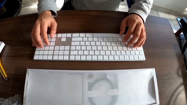 Magic Keyboard White & Silver Vs Space Grey (Typing Sound) - Is It Really Different?
