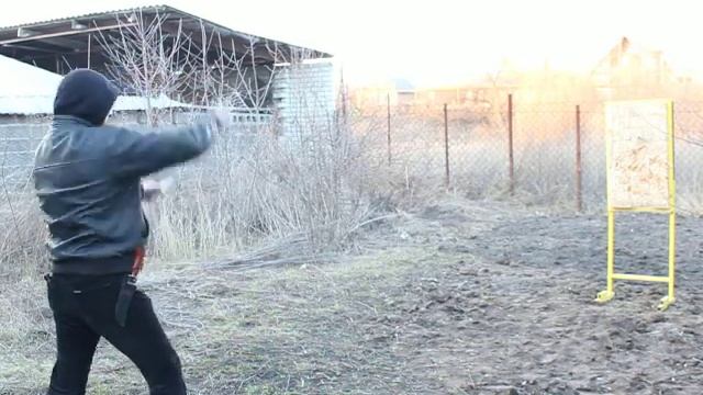 Клименченко М В  безоборотка ножа с 5 метров  Вьет Во Дао Лотос Дыонг 2