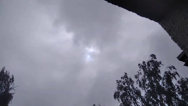 как обещал солнце появляется в небе.....