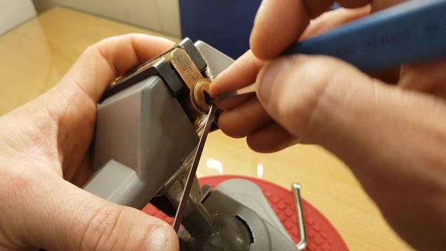 087- TESA Te5 Picked And Gutted (quick View Of The #Nespresso Expert ) #locksport #stocklocksunday