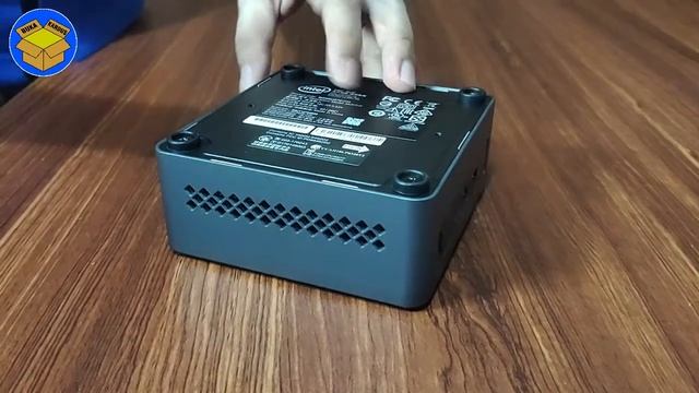 Intel NUC 7CJYH - Buka Kardus