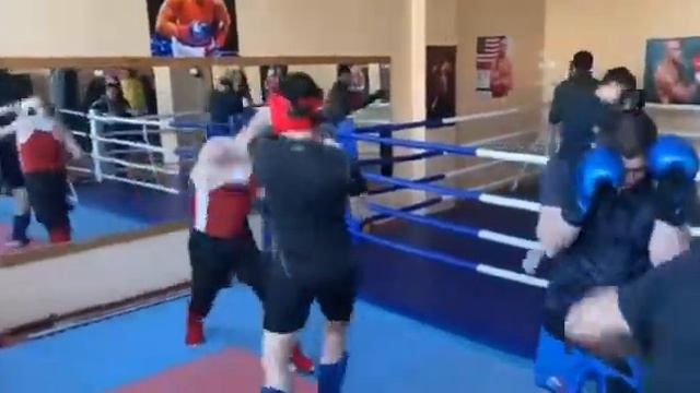 Бокс кикбоксинг видео...