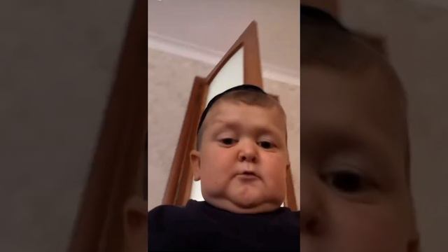 Джума Мубарак Хасбик газует Хасбик в городе