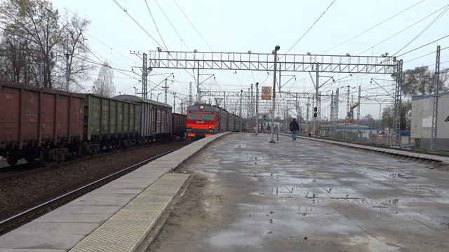 ЭР2Т-7184 прибывает на станцию Внуково