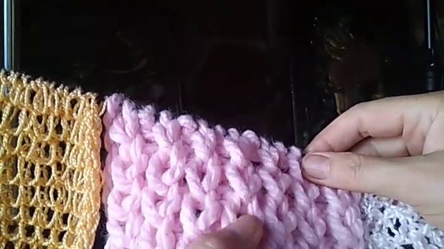 Ажурный узор резинкой 1х1, связанный из пряжи разной толщины и состава