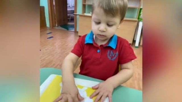 В дежурной группе №1, прошло занятие по лепке на тему: «Заяц» в технике пластелинографии.