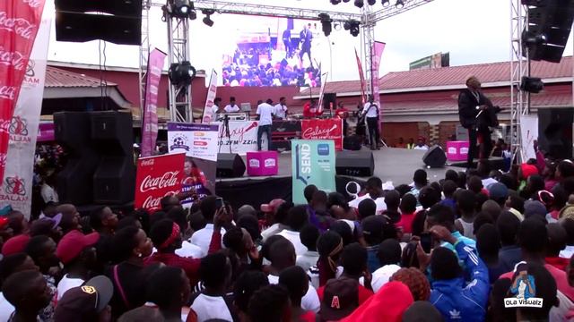Topic Kasente Performing LAILAH Live At Galaxy Zzina Beach Carnival