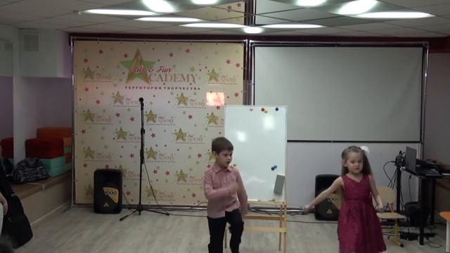 Точка точка запятая  Роман Мурзагильдин и Майя Осипкина