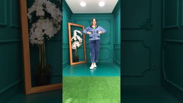 12.02.2022 Прямой эфир. Показ женской одежды большого размера. Турция. Стамбул.