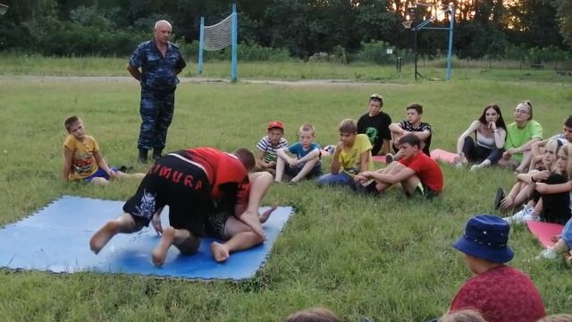 Казачья смена в Олипийце  Занятия с казачьей молодежью.