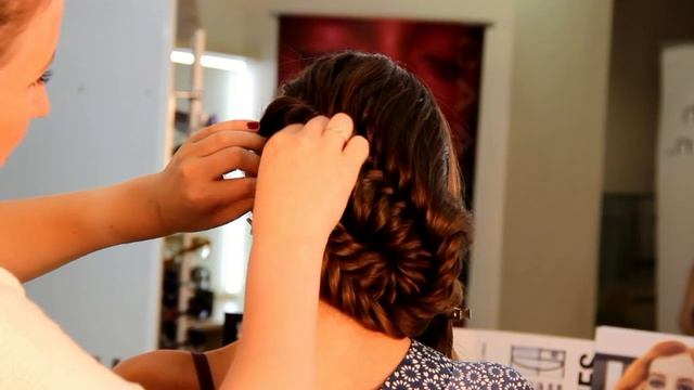 Вечерняя прическа с эффектом легкой небрежности. URBAN  TRIBE