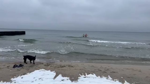 Сергей в море зимой