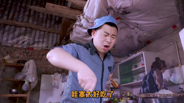 【超小厨】380买5只鸡，岳母奖励“竹笋尖椒鸡”，陪托尼喝两杯，还莫名被撒狗粮！