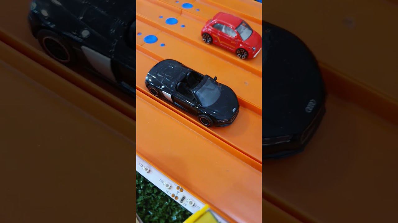 Ауди R8 против Fiat 500e #Shorts