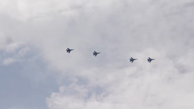 Военная авиация над Киевом