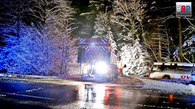 Mercedes-Benz Actros Winterdiensteinsatz / Snow Plough, Kaisersbach, Germany, 08.01.2021.